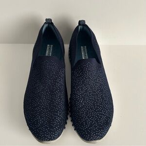 Skechers Air Cooled Yoga Mat Shoes | Size 9